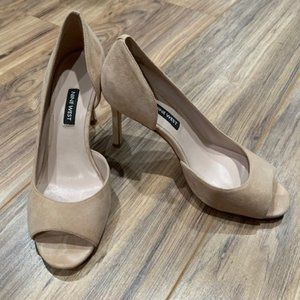Nude Suede Nine West Pumps - size 8, 4" heel